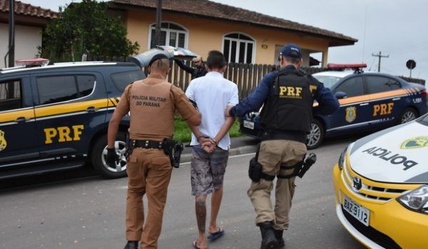 Polícia prende quadrilha suspeita de assaltos a ônibus em Palmeira