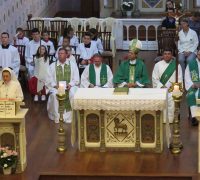 Missa de posse do Padre Naves, no dia 18 de fevereiro de 2017, na Igreja Matriz.