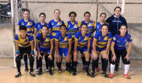 Seleção de futsal feminino estreia com vitória na Copa Cidade