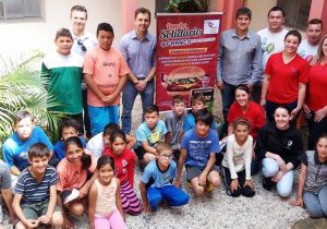 Projeto Renascer recebe R$ 2 mil do “Lanche Solidário”