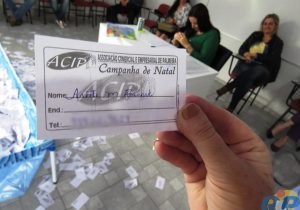 ACIP sorteou R$ 19,9 mil em vale compras neste Natal