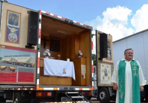 Padre com caminhão-capela celebrará missa em Palmeira