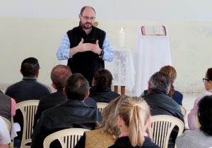 Coordenadores de catequese participam de atividade de formação