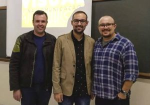 Designer palmeirense ministrou palestra para acadêmicos de jornalismo da Secal