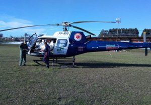 Bebê é transportado de helicóptero para hospital de Curitiba