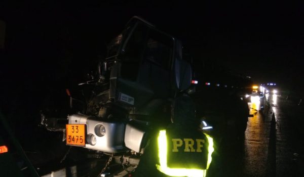 PRF atende acidente na BR 277 com vítima hospitalizada