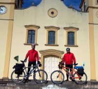 Antes de pegar a estrada os ciclistas estiveram na Igreja Matriz de Palmeira.