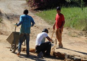 Prefeitura retoma obra de pavimentação poliédrica em Papagaios Novos