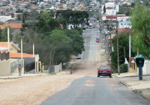 Atraso nas obras de pavimentação da XV de novembro gera insatisfação em moradores