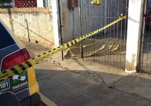 Homem de 35 anos é encontrado morto no portão de casa em Porto Amazonas