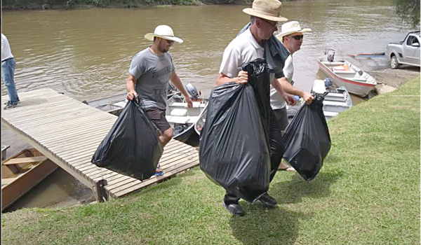 Rotary Clube de Palmeira promove ação para limpeza do Rio Iguaçu