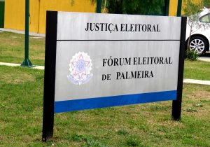 Eleitores devem justificar ausência do segundo turno até dezembro