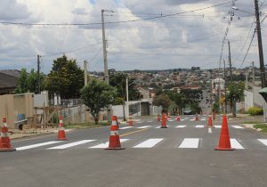 Pintura da sinalização horizontal conclui obras na rua XV de Novembro