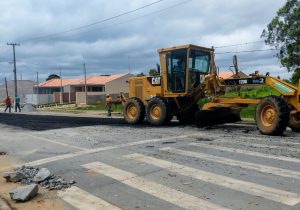 Secretária de Obras explica trabalho de manutenção na Avenida Daniel Mansani