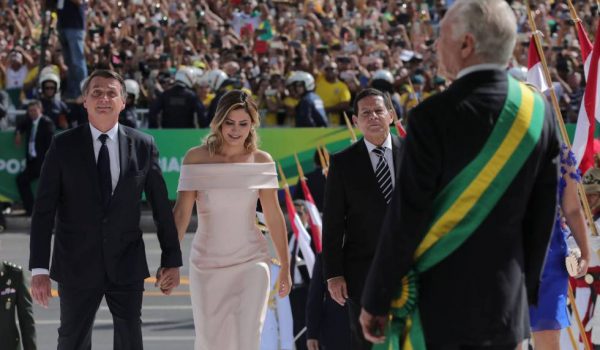 Com maior esquema de segurança praticado em Brasília, Bolsonaro toma posse como Presidente do Brasil