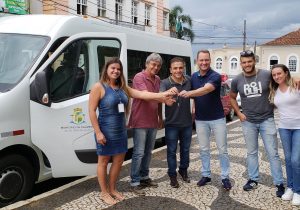 Deputado Aliel Machado vem a Palmeira para entrega da van adaptada