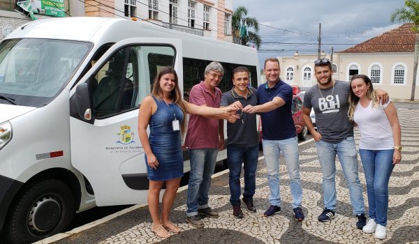 Deputado Aliel Machado vem a Palmeira para entrega da van adaptada