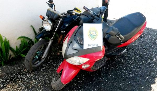 Denúncia leva a PM a localizar duas motos furtadas