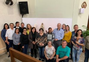 Comunidade católica presta homenagem à Nossa Senhora de Fátima