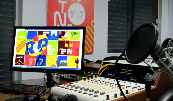 Novos rádios brasileiros vão sintonizar mais canais de FM