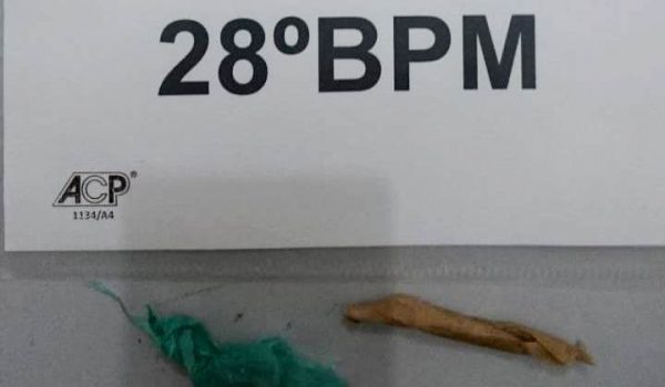 PM apreende droga com rapaz de 24 anos