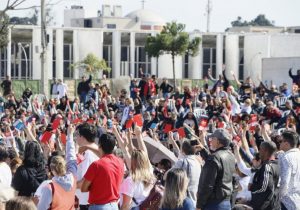 Servidores estaduais decidem pelo fim da greve