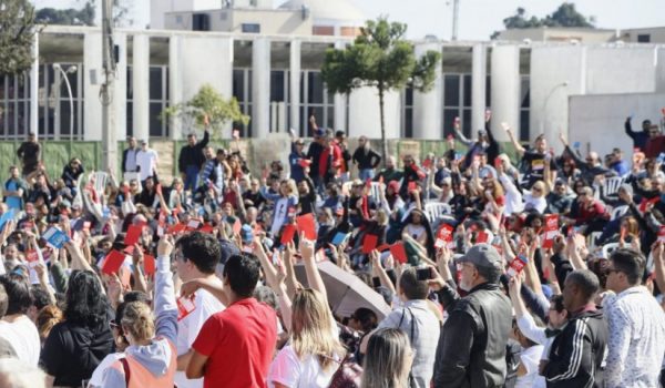 Servidores estaduais decidem pelo fim da greve