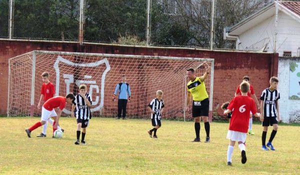 Copa 'Nivaldo Martins de Oliveira'reúne cerca de 170 crianças e adolescentes
