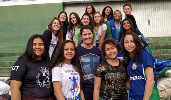 Handebol feminino de Palmeira estreia com vitória na fase regional dos JOJUPs