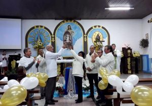 Comunidade da Vila Rosa festeja a chegada da Imagem Peregrina