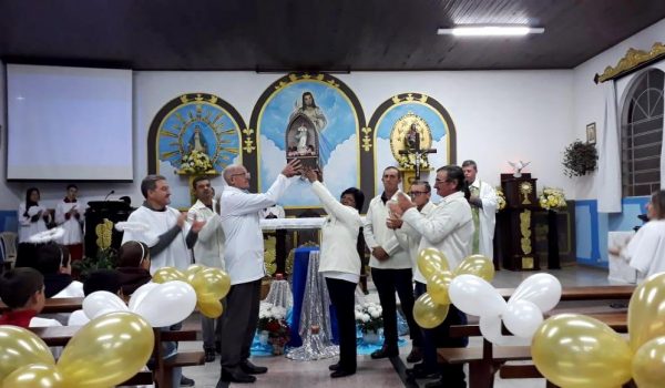 Comunidade da Vila Rosa festeja a chegada da Imagem Peregrina
