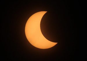 Eclipse solar acontece nesta terça-feira (02)