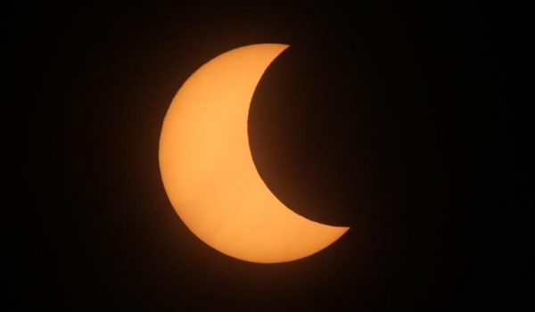 Eclipse solar acontece nesta terça-feira (02)