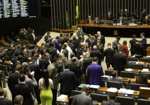 Projeto sobre porte de armas pode ser votado esta semana na Câmara