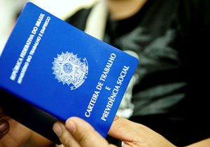 Brasileiro amarga mais de 2 anos na fila do desemprego