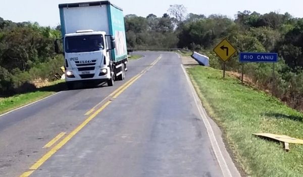 Mais de 10 placas de sinalização entre Palmeira e Ponta Grossa foram danificadas