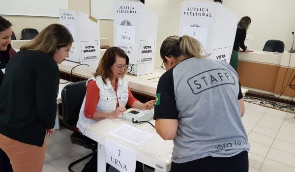 Novos conselheiros tutelares são eleitos em pleito com mais de 900 votos