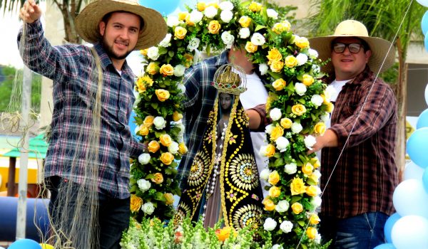 Paróquia de Palmeira realiza duas missas comemoração a Nossa Senhora Aparecida