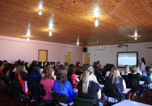 Professores recebem formação sobre Referencial Curricular do Paraná