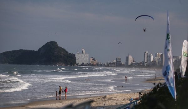 Coleta de águas das praias do Paraná começa já em novembro