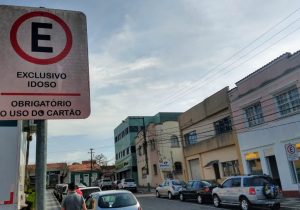 Vagas para estacionamento de idoso é direito previsto em lei