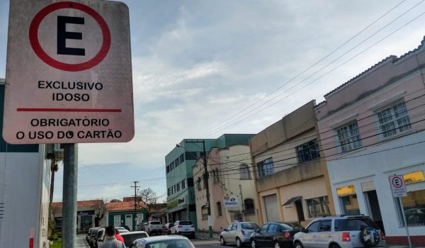 Vagas para estacionamento de idoso é direito previsto em lei