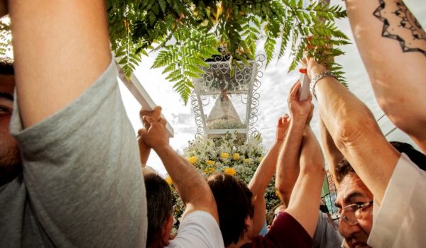 Romeiros visitam Santuário de Nossa Senhora do Rocio para celebrar Padroeira do Paraná