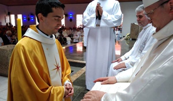 Padre Leandro celebra primeiras missas na Paróquia Nossa Senhora da Conceição