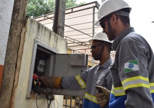 Copel flagra 43 “gatos” por dia em todo Paraná