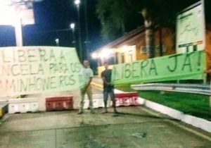 Motoristas do transporte coletivo de Palmeira manifestam em prol dos caminhoneiros