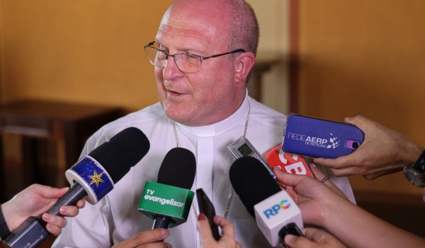 Arcebispo de Curitiba comenta orientações às paróquias sobre novo coronavírus
