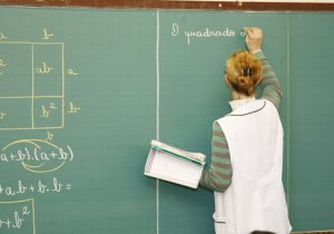 Governo revoga licença especial de professores