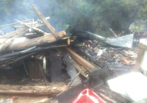 Casa na Vila Monjolo é destruída pelo fogo