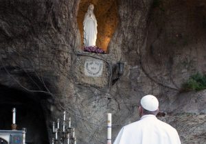 Papa rezará o Terço na conclusão do mês mariano pedindo consolação de Nossa Senhora para enfrentar a pandemia